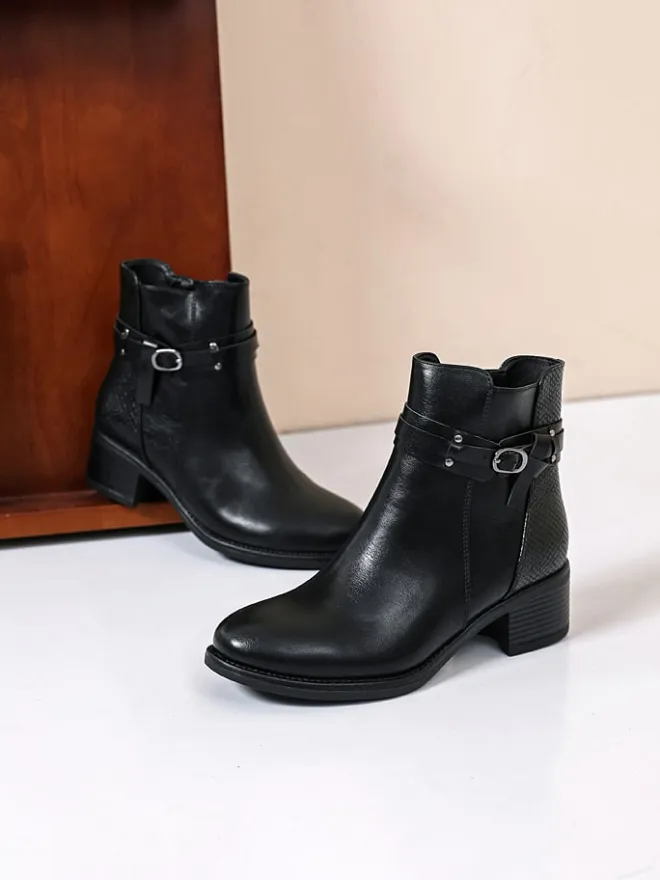 Ankle-Boots in Schwarz>Sixth Sens Clearance