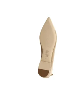 Ballerina in beige><noscript><img width=