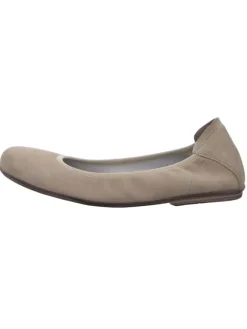 Ballerina in beige><noscript><img width=