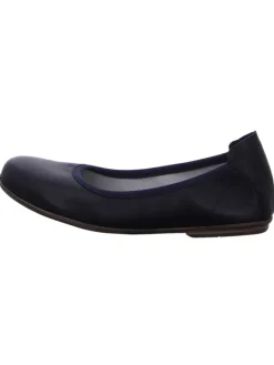 Ballerina in blau><noscript><img width=