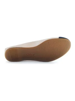 Ballerinas in Beige><noscript><img width=