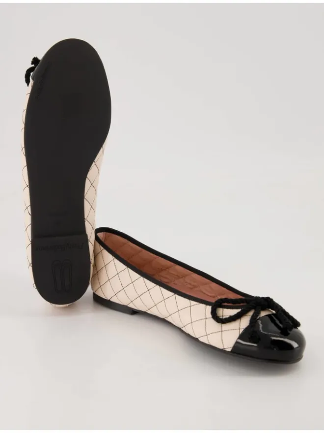 Pretty Ballerinas Ballerinas^Ballerinas in Beige