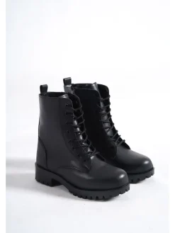 Boots in Schwarz>trendyol Clearance
