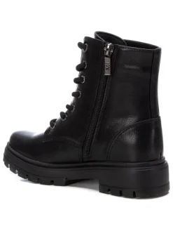 Boots in Schwarz><noscript><img width=