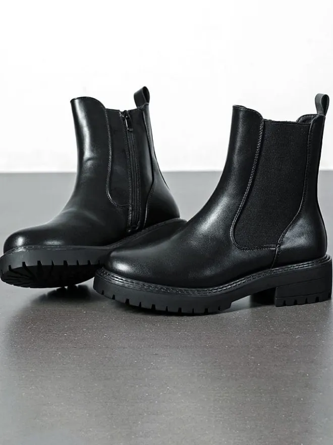 Boots in Schwarz>Sixth Sens Online