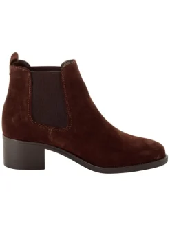 Chelsea Boot in MOCCA SUEDE><noscript><img width=