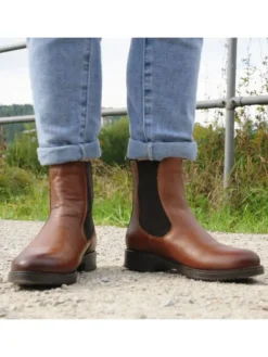 Chelsea Boots in Brown/Brown><noscript><img width=