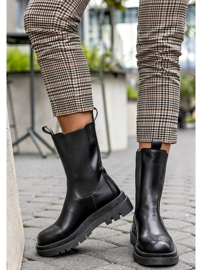 Musk Stiefeletten^Chelsea-Boots in Schwarz