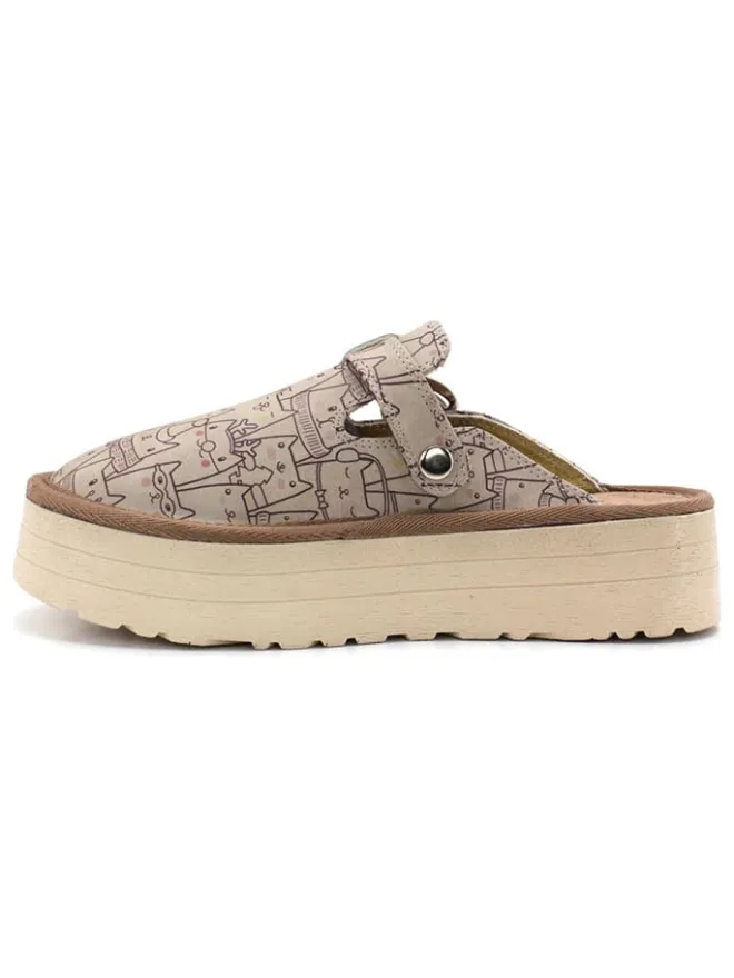 Clogs in Beige>Calceo