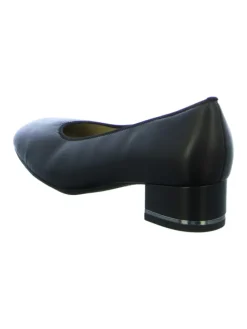 Flache Pumps in Schwarz><noscript><img width=