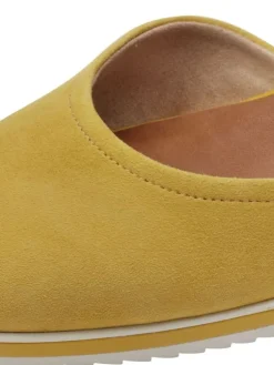 Keilpumps in YELLOW><noscript><img width=