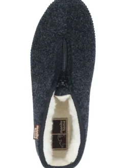 Klassische Hausschuhe in schwarz><noscript><img width=