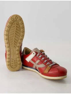 Klassische Schnürschuhe in Rot><noscript><img width=