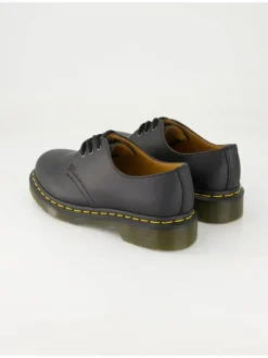 Klassische Schnürschuhe in Schwarz><noscript><img width=