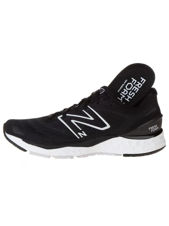 Laufschuhe "Tech Run Solvi v4" in Schwarz>New Balance Clearance