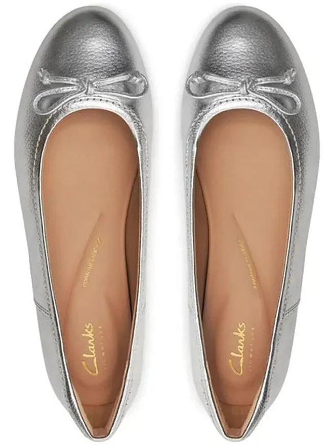 Clarks Ballerinas^Leder-Ballerinas "Fawna" in Silber