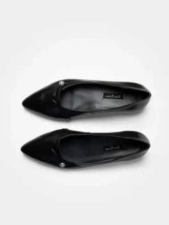 Leder-Ballerinas in Schwarz><noscript><img width=