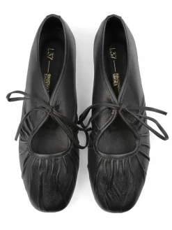 Leder-Ballerinas in Schwarz><noscript><img width=