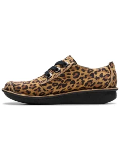 Leder-Schnürschuhe in Beige/ Hellbraun>Clarks Outlet