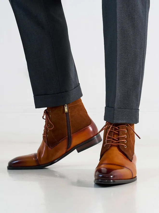 Leder-Schnürschuhe in Grau>British Passport Online