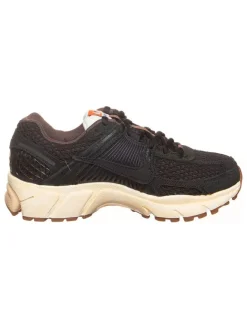 Nike Sportswear Sneakers^Leder-Sneakers "Zoom Vomero 5" in Schwarz