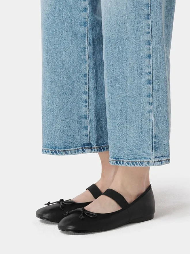 Leder-Spangenballerinas "Under Paris Sky" in Schwarz>loft37 Hot