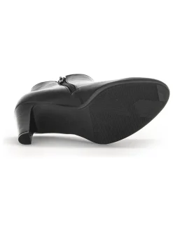 Leder-Stiefeletten in Schwarz><noscript><img width=
