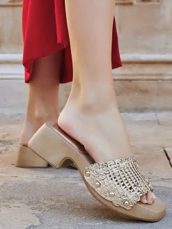 Bellucci Clogs & Pantoletten^Pantoletten in Beige