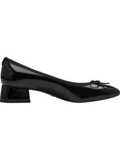 Pumps in BLACK><noscript><img width=