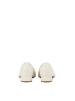 Pumps in Weiß><noscript><img width=