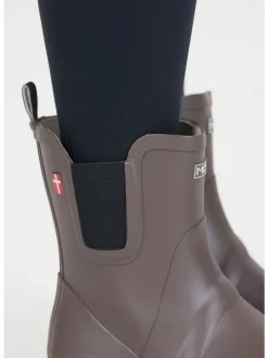 Rubberboots Suburbs in 1080 Iron><noscript><img width=