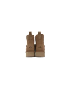 Rundzehen-Stiefel mit Schaft eng anliegend in kastanienbraun>UGG Sale