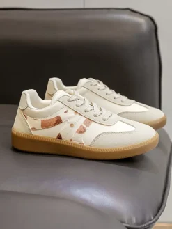 Sneakers in Beige/ Creme>Sixth Sens Clearance