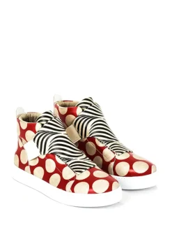Sneakers in Bunt><noscript><img width=