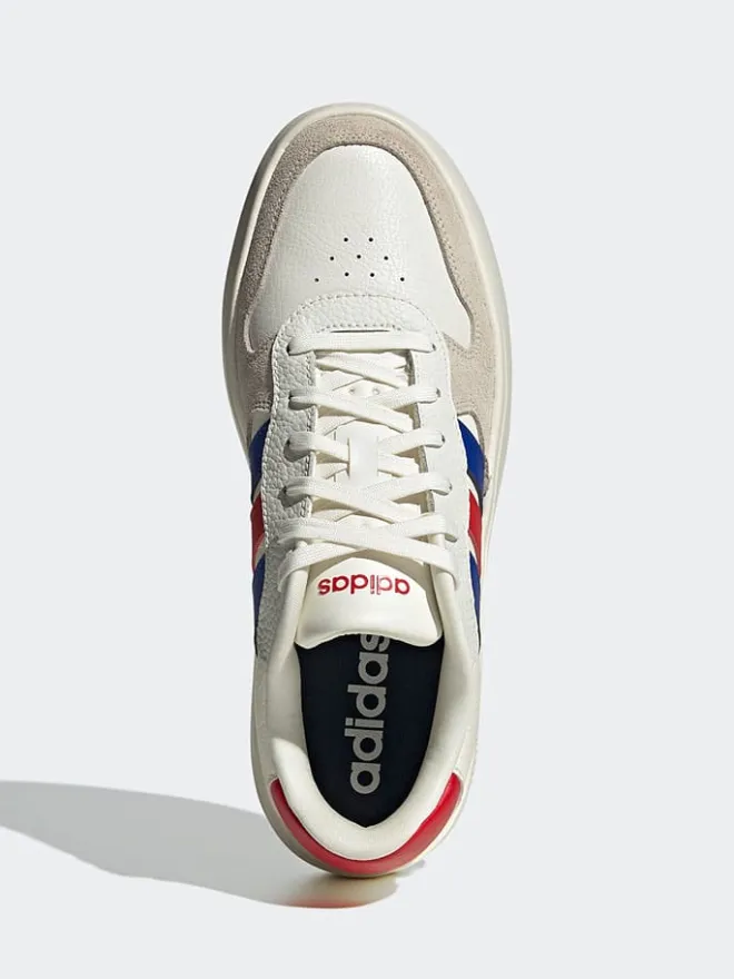 Sneakers in Creme>adidas Hot