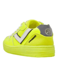 Sneakers in Neongelb><noscript><img width=