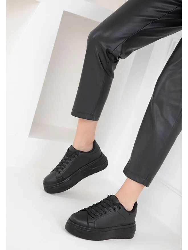 trendyol Sneakers^Sneakers in Schwarz