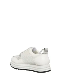 Sneakers in Weiß><noscript><img width=