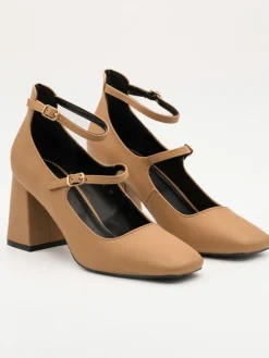 Spangenpumps in Hellbraun>Bellucci Sale