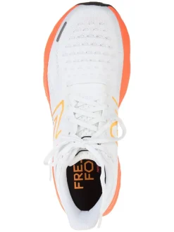 Sportschuhe in Weiß><noscript><img width=