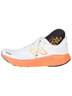 Sportschuhe in Weiß><noscript><img width=