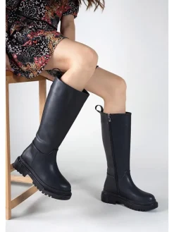 trendyol Stiefel & Boots^Stiefel in Schwarz