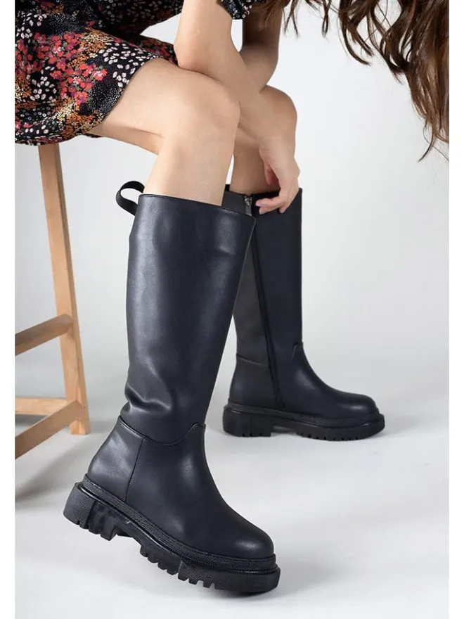 trendyol Stiefel & Boots^Stiefel in Schwarz