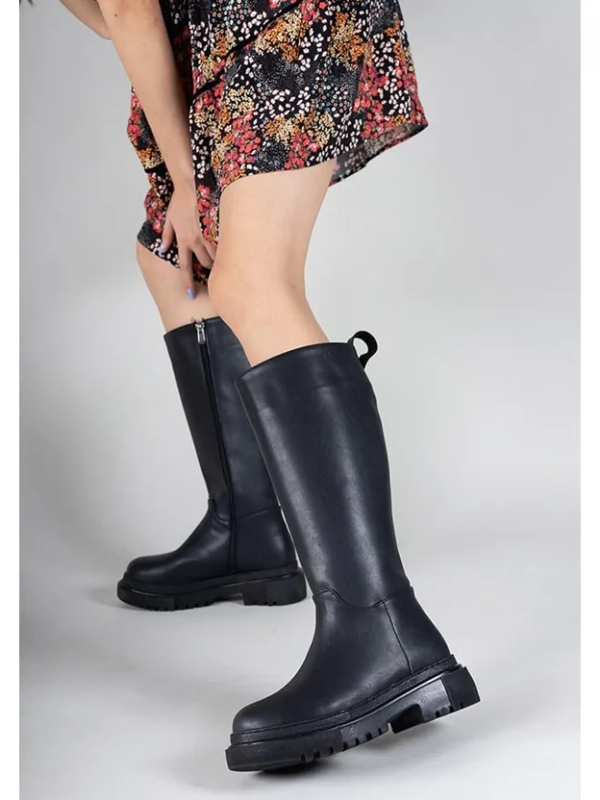 trendyol Stiefel & Boots^Stiefel in Schwarz