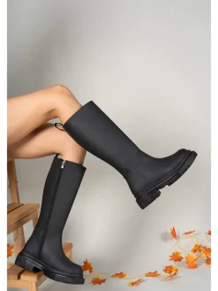 Stiefel in Schwarz>trendyol Hot