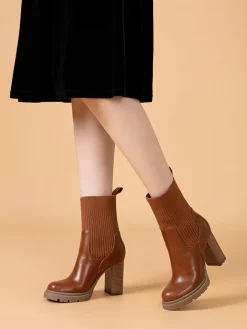Stiefeletten in Hellbraun><noscript><img width=