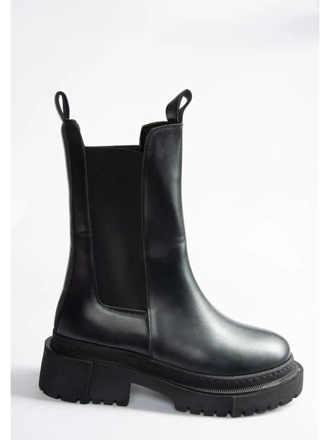 Stiefeletten in Schwarz>trendyol